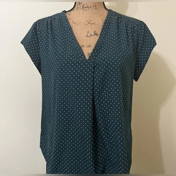 Fun2Fun Green Polka Dot Women's Top Size M - Picture 2 of 4